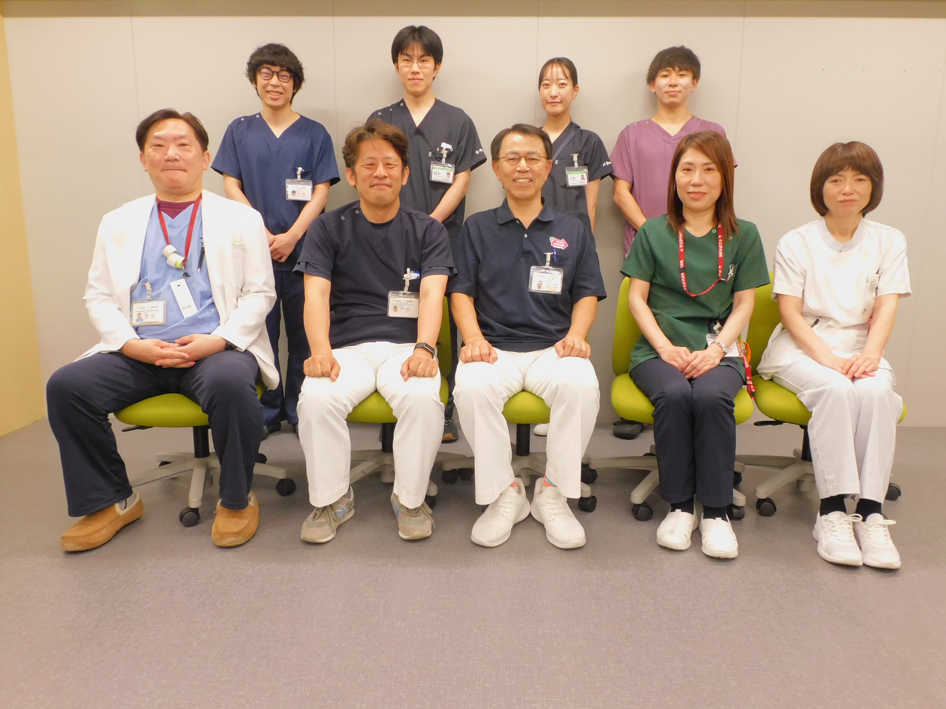 スタッフ集合写真